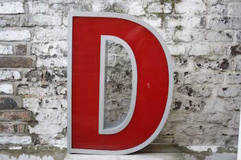 D07-Vintage-Letter-D-51x16x69