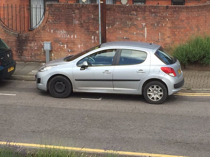 Traffic wardens above the law - is this right?